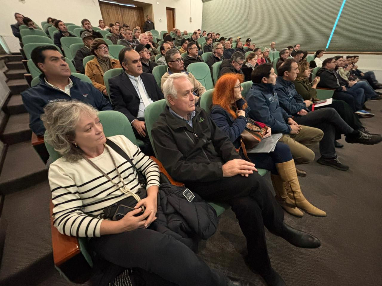 Minagri sostuvo reunión clave para informar alternativas productivas a la reconversión de la remolacha