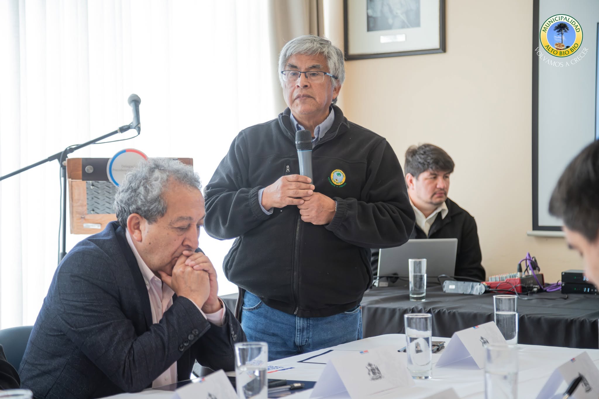 Alcalde Félix Vita Manquepi exige mayor presencia del Estado en zonas aisladas durante la Cumbre por el Desarrollo del Biobío
