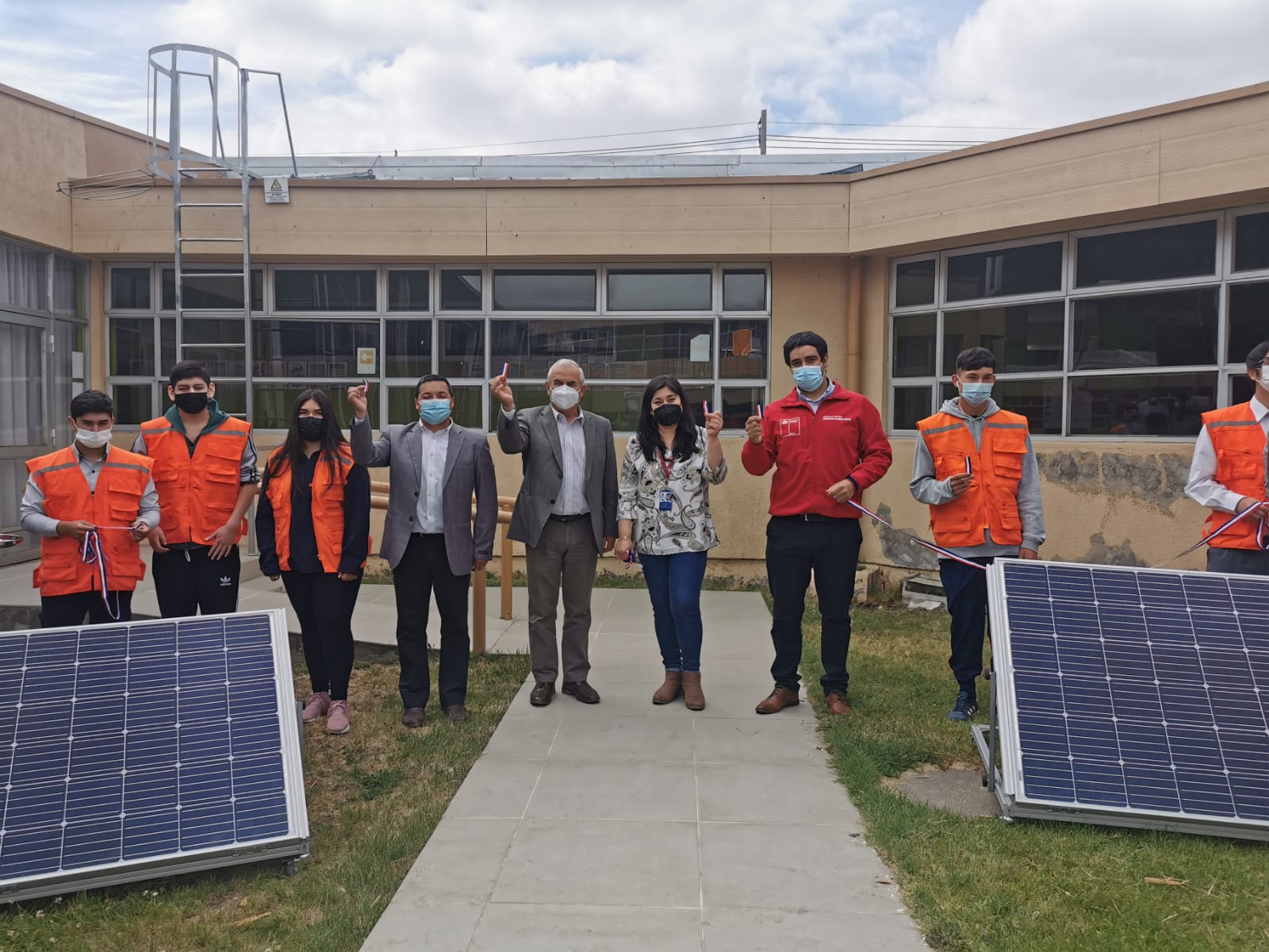 Liceo Polivalente La Frontera de Negrete inaugura sistema solar fotovoltaico