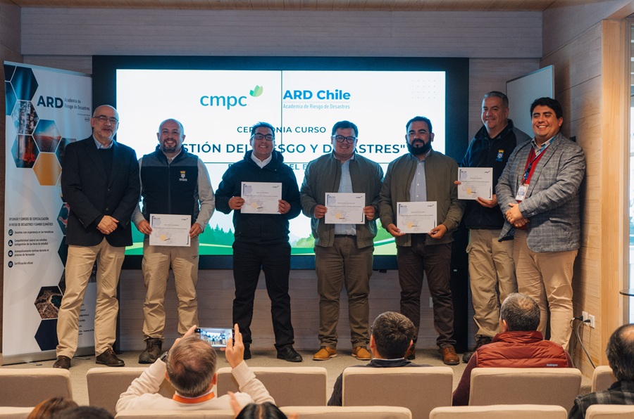 CMPC certificó a equipos municipales de la  Provincia de Biobío en gestión del riesgo y desastres