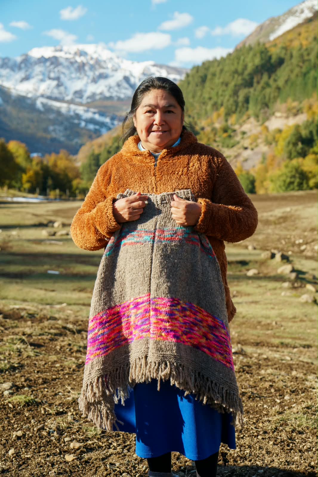 La cultura pewenche llega al corazón de Concepción con feria de artesanía y productos tradicionales