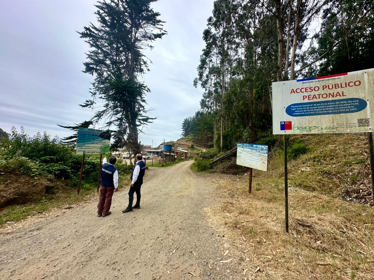 Bienes Nacionales Biobío fiscaliza accesos peatonales a las playas de la región tras el comienzo de la temporada estival