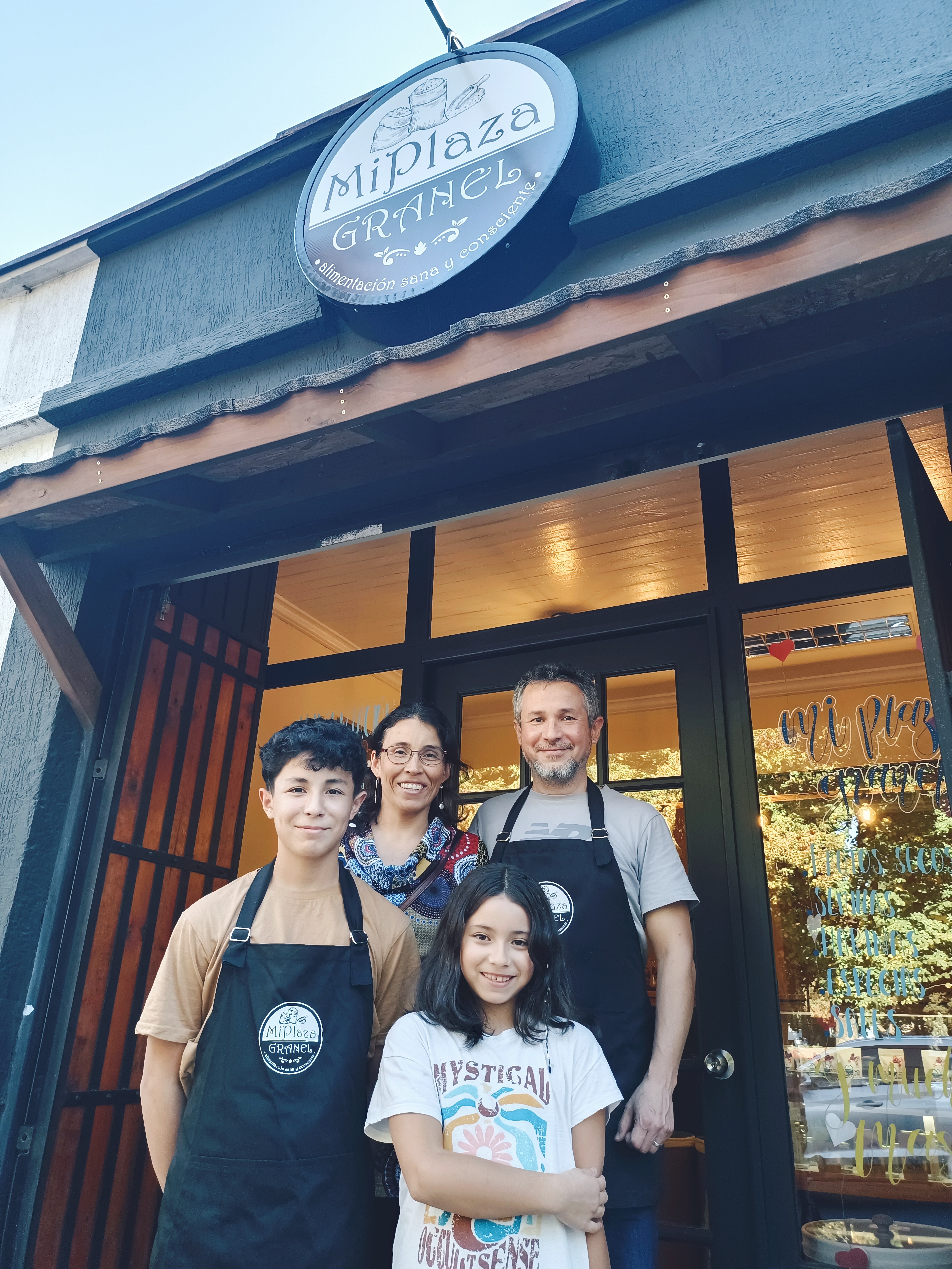 “Mi Plaza Granel”: el nuevo emprendimiento familiar y saludable que cautiva con sabores y calidez.