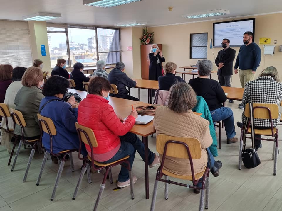Seremi de Educación y presidente del Colegio de Profesores presentan plataforma a docentes afectados por la Deuda Histórica