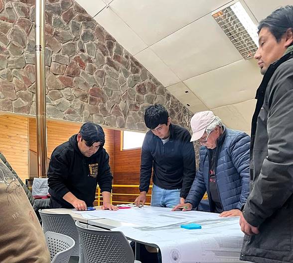 Minvu capacita en lectura de planos a obreros de la construcción de Alto Biobío para potenciar empleo local