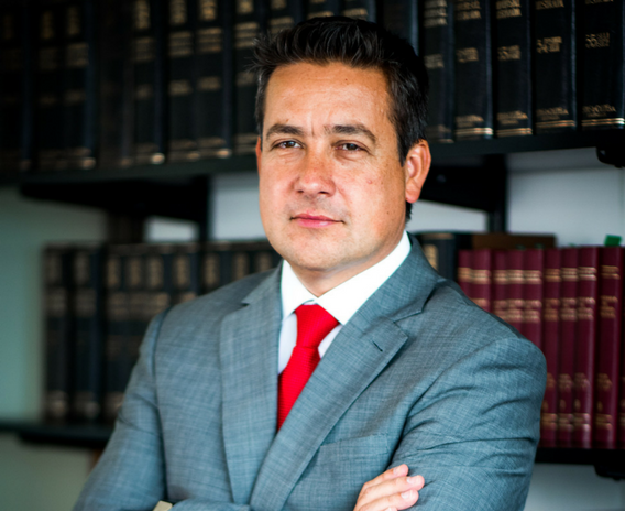 Detienen al exfiscal Vinko Fodich: Es investigado en causa por lavado de activos