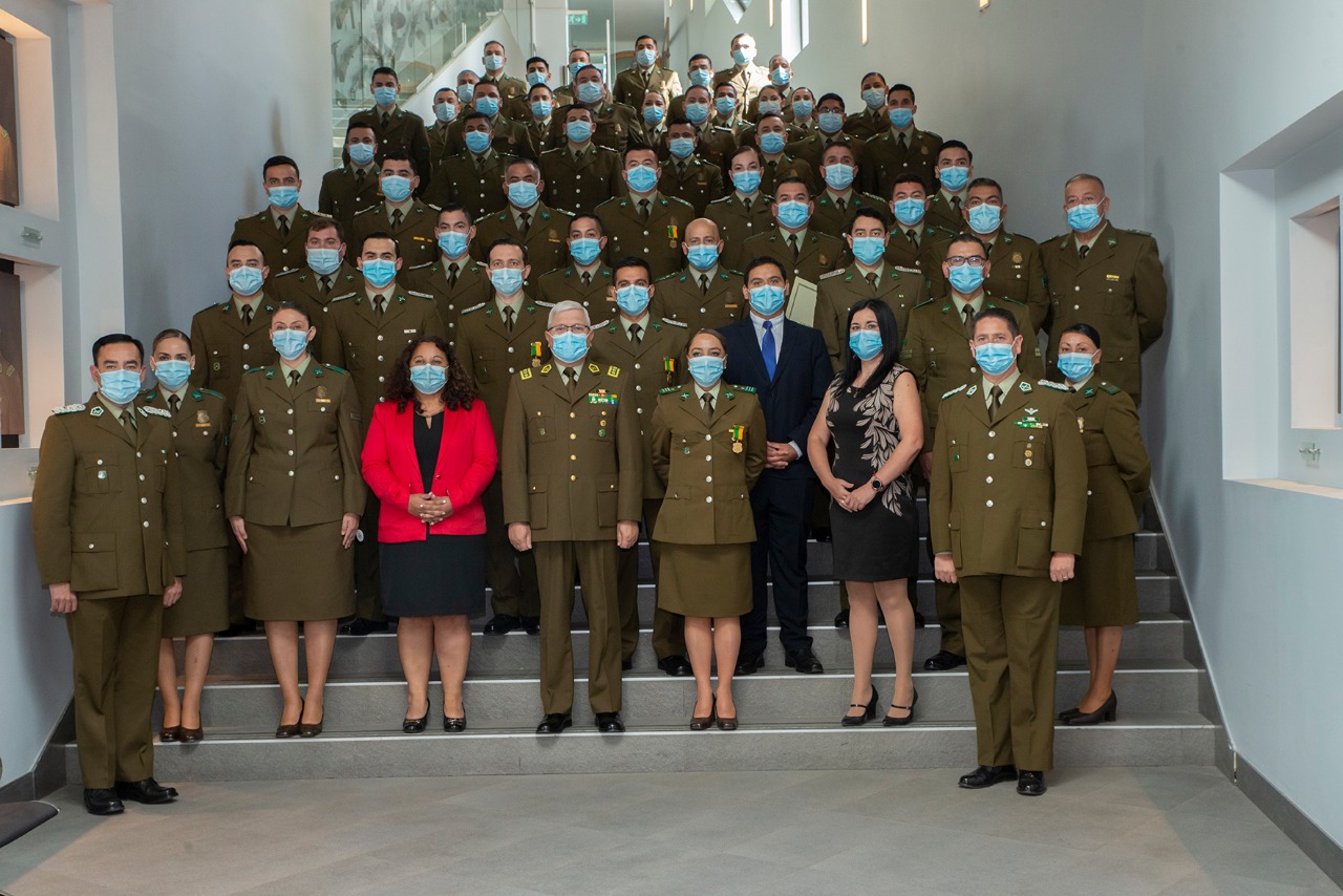 General Yáñez  reconoció a los mejores Carabineros del año 2021   