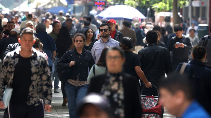 Crisis laboral: Casi 100 mil empleos se han destruido en un año entre trabajadores de 18 a 34 años  