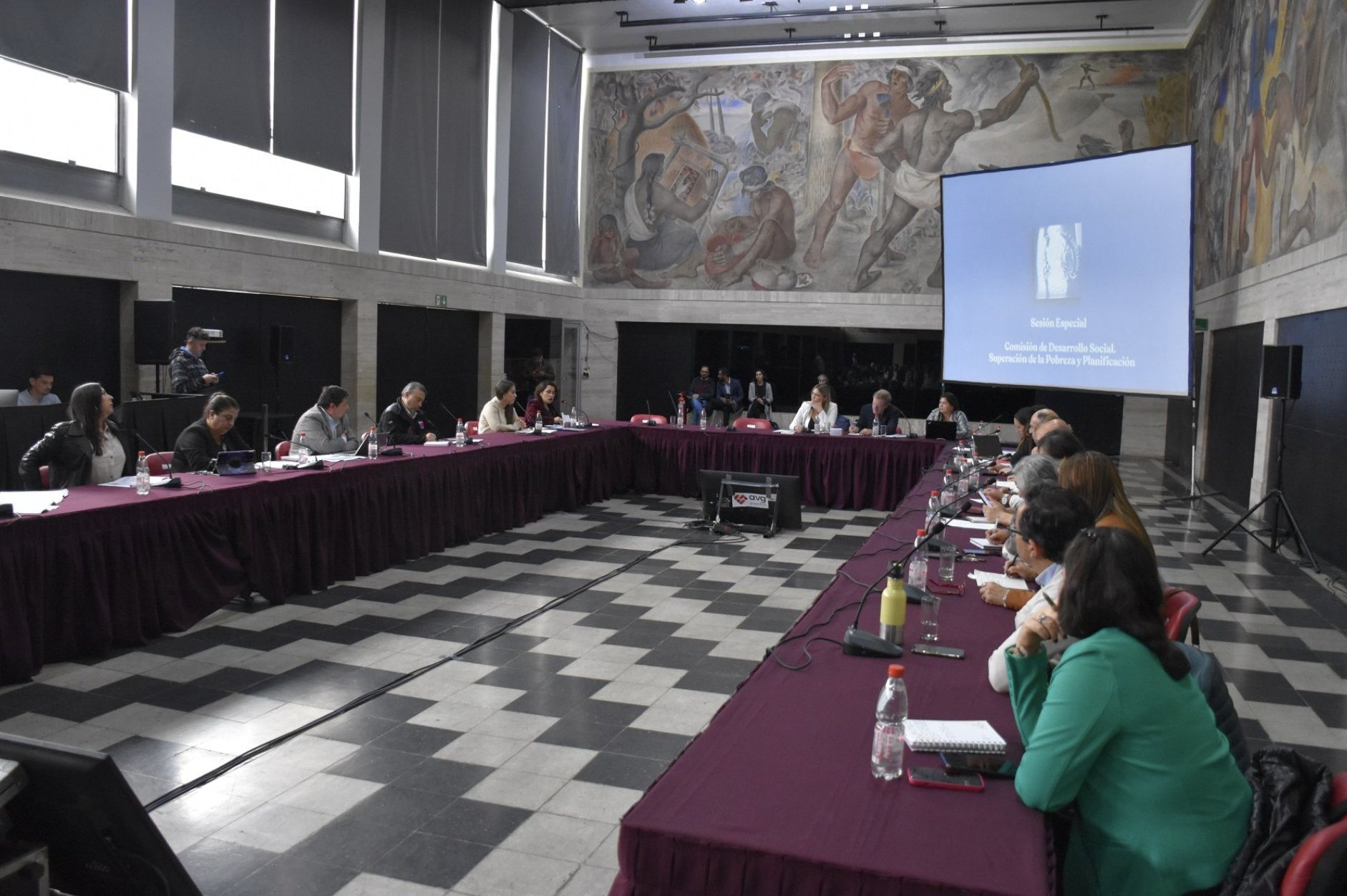 Mejor Niñez: Unos 3.000 niños y adolescentes del Biobío esperan intervención por maltrato grave