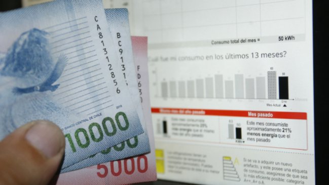 Cuentas de la luz caerán 4,3% en promedio desde enero: Las regiones del norte registrarán las mayores bajas  