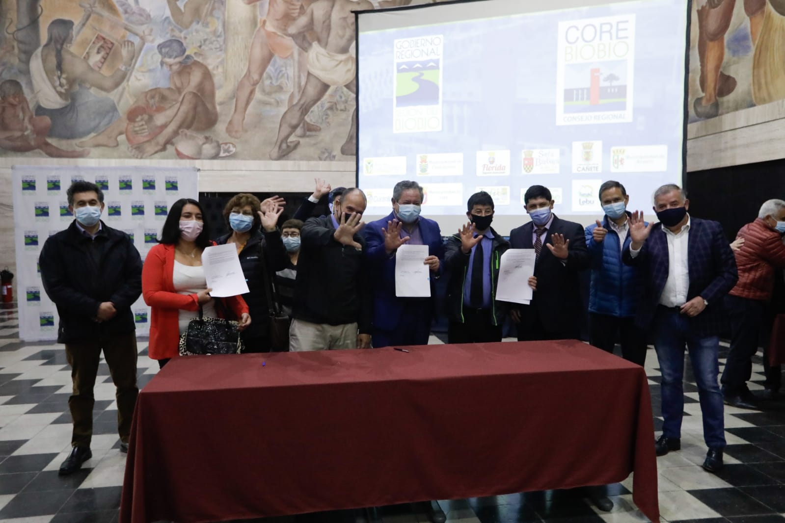 Gobierno Regional compromete recursos por más de $14 mil millones para proyectos comunales y regionales