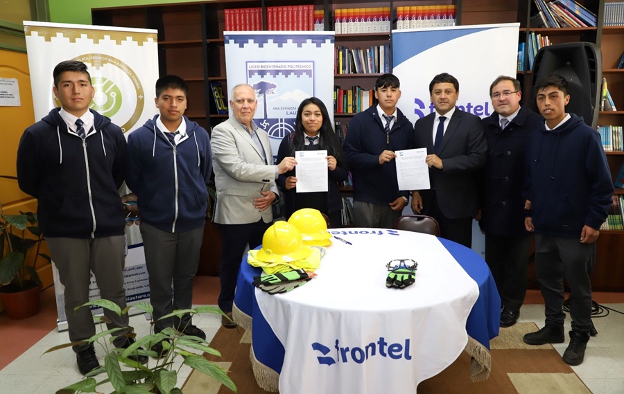 Iluminando y conectando a la comunidad Frontel fortalece vinculación con miles de vecinos del sur