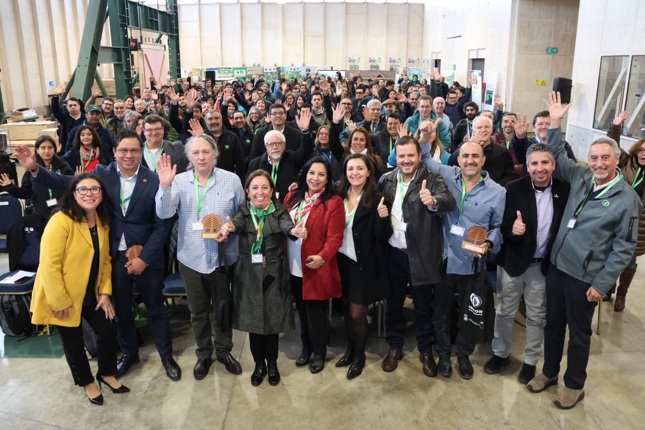 Seminario internacional abordó temáticas para recuperar bosques afectados por incendios forestales  